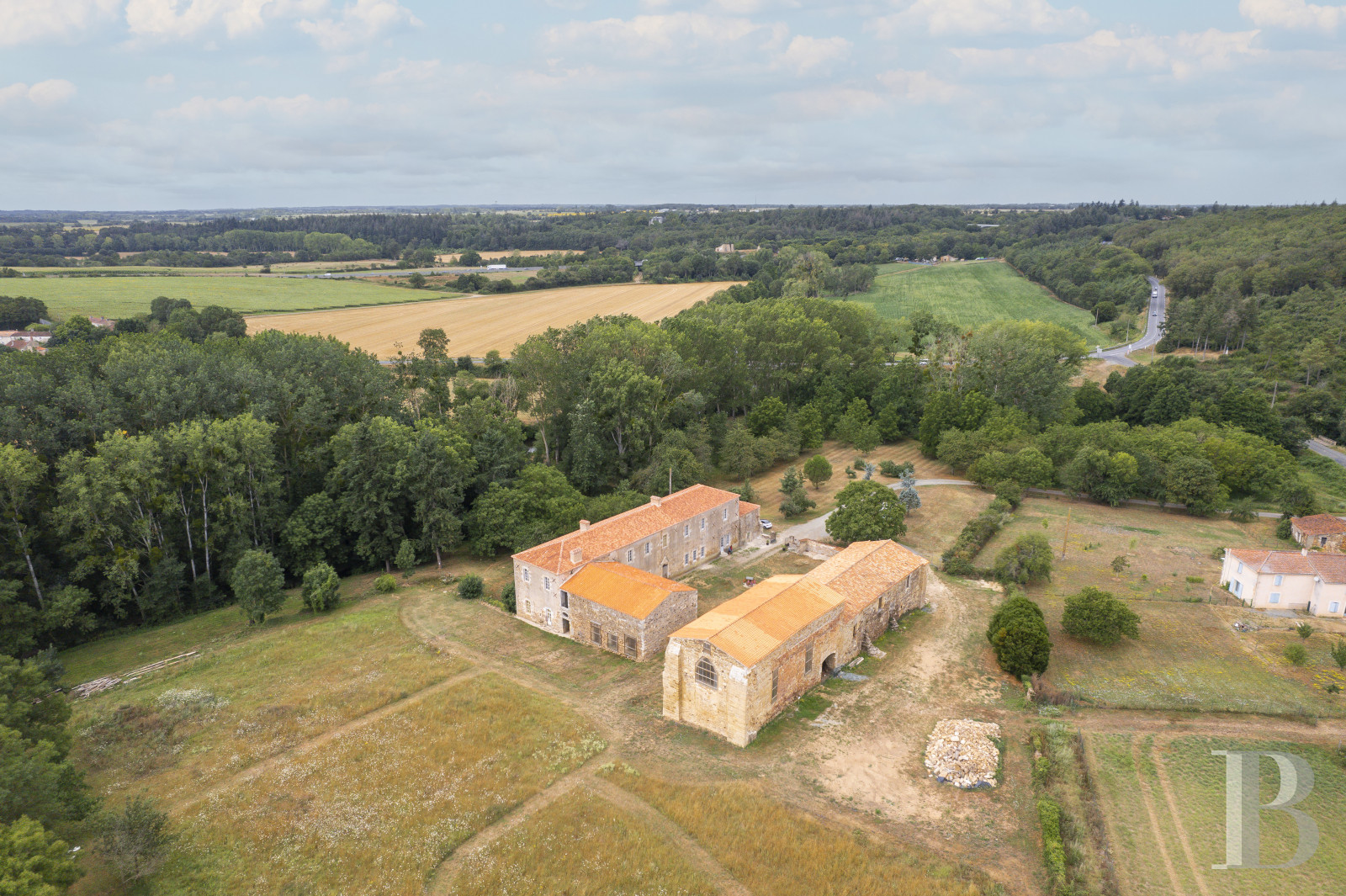 A peaceful stay in a renovated former Cistercian abbey in Vendée, not far from La Roche-sur-Yon - photo  n°5